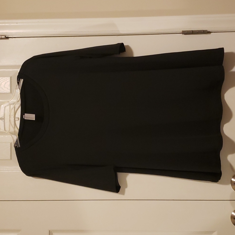 Heathmoor Sleek Black Top